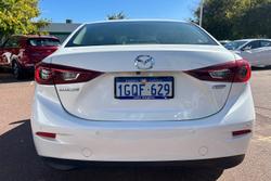 2018 Mazda 3 Neo Sport