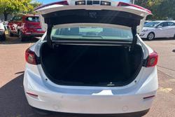 2018 Mazda 3 Neo Sport