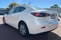2018 Mazda 3 Neo Sport