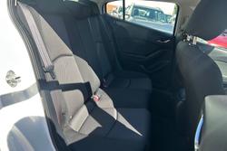 2018 Mazda 3 Neo Sport