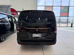 2025 Mercedes-Benz V300d Exclusive