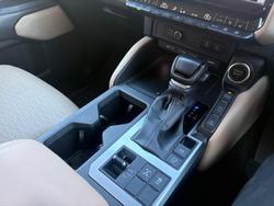 2025 Toyota Landcruiser Prado VX