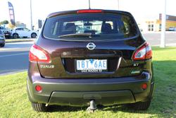 2013 Nissan Dualis ST