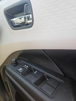 2025 Suzuki Swift Hybrid UZ Pure White