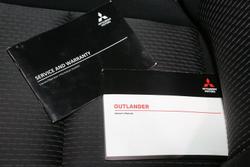 2023 Mitsubishi Outlander ES