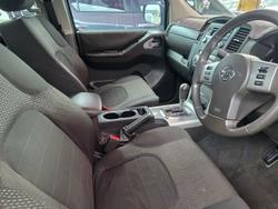 2012 Nissan Navara ST-X 550