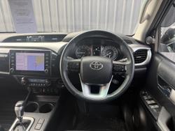 2023 Toyota Hilux SR5