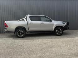 2023 Toyota Hilux SR5