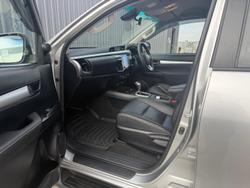 2023 Toyota Hilux SR5