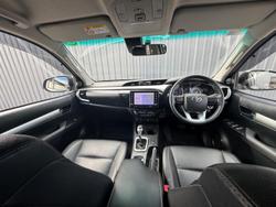 2023 Toyota Hilux SR5