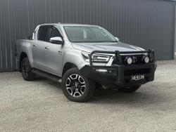 2023 Toyota Hilux SR5