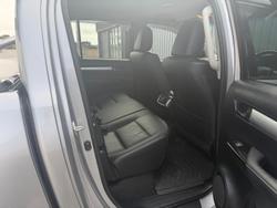 2023 Toyota Hilux SR5