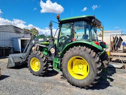 2015 John Deere 5093E Green
