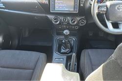 2019 Toyota Hilux SR