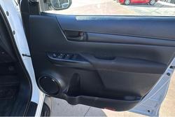 2019 Toyota Hilux SR