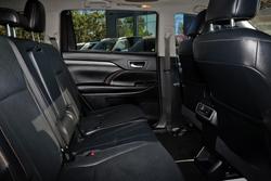 2017 Toyota Kluger Grande