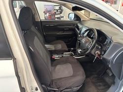2019 MITSUBISHI OUTLANDER ES 7 SEAT (2WD)