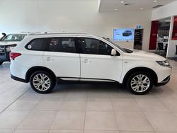 2019 MITSUBISHI OUTLANDER ES 7 SEAT (2WD)