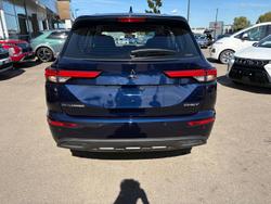 2025 Mitsubishi Outlander PHEV ES