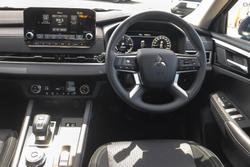 2025 Mitsubishi Outlander PHEV ES