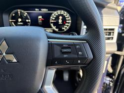 2025 Mitsubishi Outlander PHEV ES