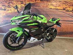 2020 Kawasaki Ninja 400 (EX400G) Ninja Green