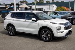 2025 Mitsubishi Outlander LS
