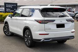 2025 Mitsubishi Outlander LS