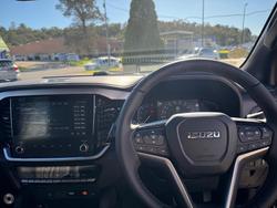 2026 Isuzu MU-X X-TERRAIN