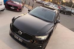 2022 Volvo XC40 Ultimate B5 Dark