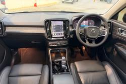 2022 Volvo XC40 Ultimate B5 Dark