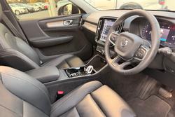 2022 Volvo XC40 Ultimate B5 Dark