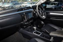 2020 Toyota Hilux SR5