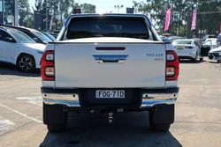 2020 Toyota Hilux SR5