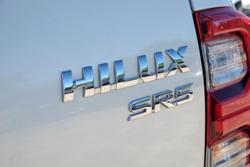 2020 Toyota Hilux SR5