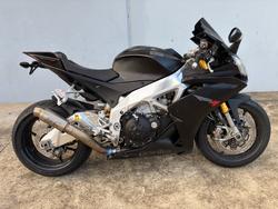 Aprilia RSV4 R