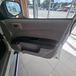2012 Mitsubishi Triton GLX