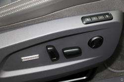2025 Volkswagen Multivan TDI360 Life