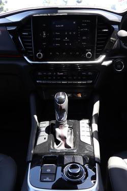2026 Isuzu MU-X X-TERRAIN