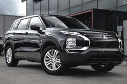 2025 Mitsubishi Outlander ES