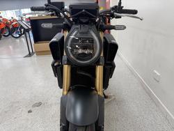 2025 Honda CB650RAC Red