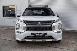2023 Mitsubishi Outlander Exceed