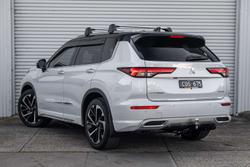 2022 Mitsubishi Outlander Exceed Tourer