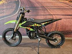 2025 Sur-Ron Hyper Bee 12/10 Hyper Bee Green