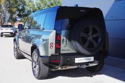 2025 Land Rover Defender 110 D350 X-Dynamic SE