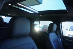 2025 Land Rover Defender 110 D350 X-Dynamic SE