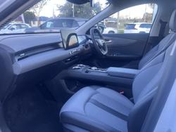 2025 MG MGS5 EV Essence 49