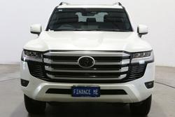 2025 Toyota Landcruiser VX
