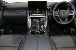 2025 Toyota Landcruiser VX