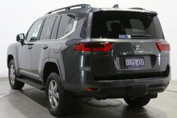 2025 Toyota Landcruiser VX